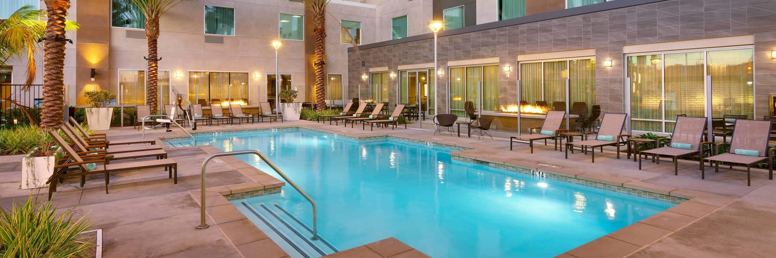 Year-round outdoor pool at TownePlace Suites by Marriott Los Angeles LAX/Hawthorne